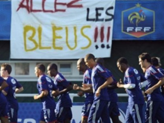 "Allez les bleus" : Le propriétaire lyonnais du slogan perd ses droits "Allez les bleus" : Le propriétaire lyonnais du slogan perd ses droits