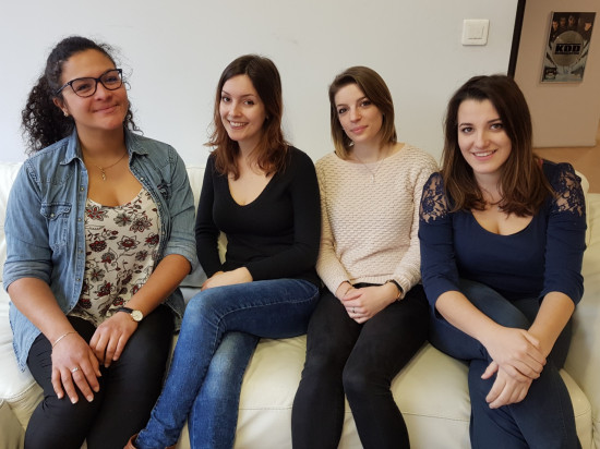 Des étudiantes lyonnaises veulent faire changer le regard sur la blouse blanche !