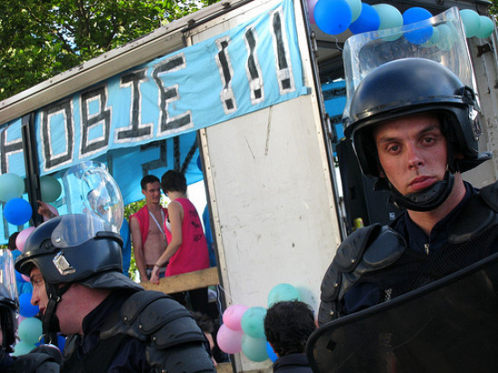 Les association mécontentes de la gestion calamiteuse du « kiss-in » de Saint-Jean