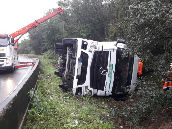 Vénissieux : un poids lourd se couche sur une bretelle de l’A46