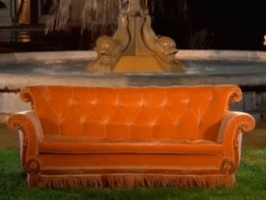 Le canapé de Friends à Lyon ce vendredi ! - VIDEO Le canapé de Friends à Lyon ce vendredi ! - VIDEO