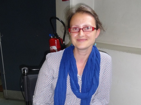 Amputée des deux jambes à cause d’un chauffard à Lyon, Caroline veut faire changer la loi