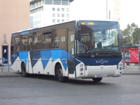 Rhône : réduction d'un tiers des lignes de cars