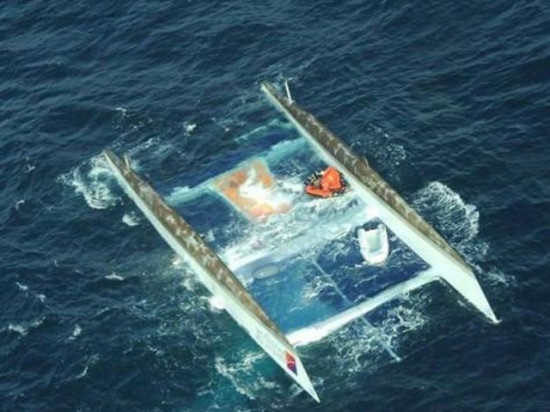 Un navigateur lyonnais retrouvé au large de l'Afrique du Sud après avoir chaviré Un navigateur lyonnais retrouvé au large de l'Afrique du Sud après avoir chaviré