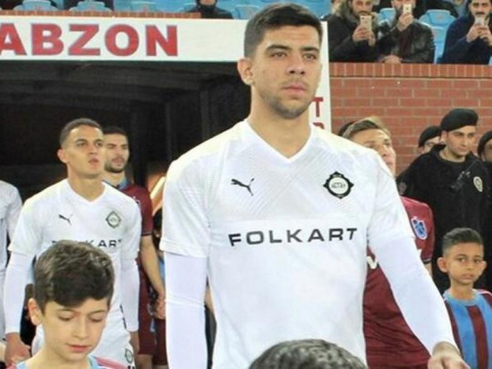 OL : le jeune défenseur turc Cenk Özkaçar débarque ce mardi !