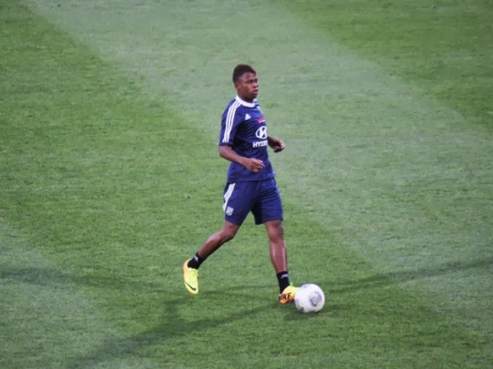 Football : Clinton NJie nommé pour le trophée Marc-Vivien Foé 2015 Football : Clinton NJie nommé pour le trophée Marc-Vivien Foé 2015