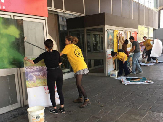 Un militant anti-pub jugé ce lundi à Lyon pour avoir collé des affiches