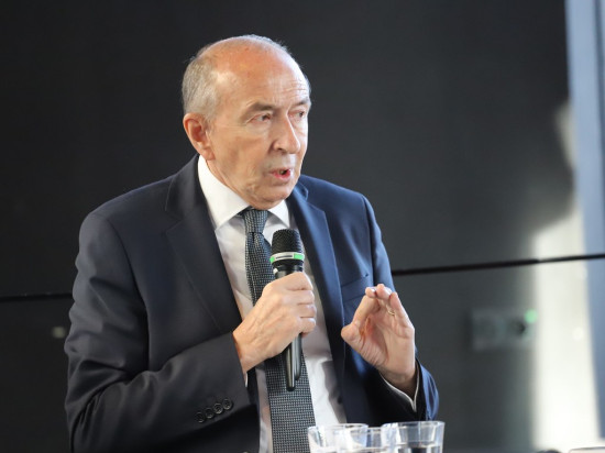 Gérard Collomb dénonce les "allers-retours" du gouvernement sur la question des masques