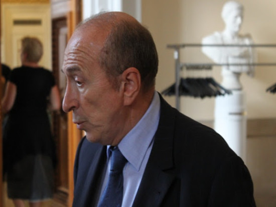 Gérard Collomb à Paris mardi matin pour l'hommage national à Pierre Mauroy Gérard Collomb à Paris mardi matin pour l'hommage national à Pierre Mauroy