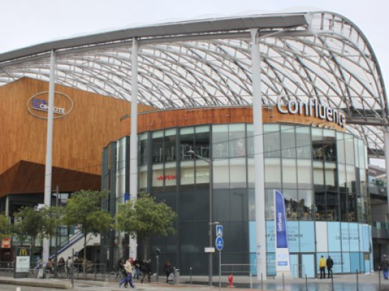 Près de 9 millions de visiteurs en 2015 au pôle de commerces et de loisirs de Confluence