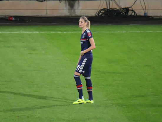 Corine Petit prolonge &agrave; l'OL