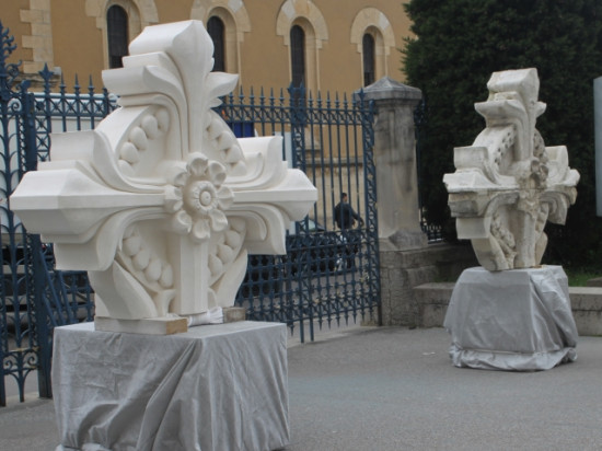 Lyon : une croix flambant neuve pour la basilique de Fourvière Lyon : une croix flambant neuve pour la basilique de Fourvière