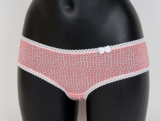 Sondage : les habitantes d'Auvergne-Rh&ocirc;ne-Alpes plut&ocirc;t string que culotte