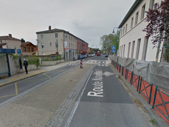Rhône : deux piétons renversés par un camion, une fillette tuée Rhône : deux piétons renversés par un camion, une fillette tuée