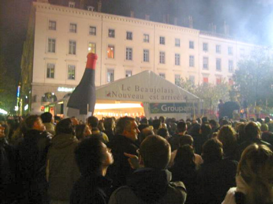 Les bouchons vont sauter à minuit avec l'arrivée du Beaujolais Les bouchons vont sauter à minuit avec l'arrivée du Beaujolais