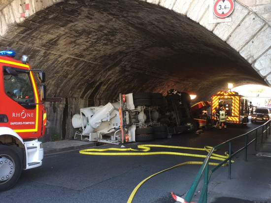 Lyon : un blessé grave après l'accident d'une toupie de béton Lyon : un blessé grave après l'accident d'une toupie de béton
