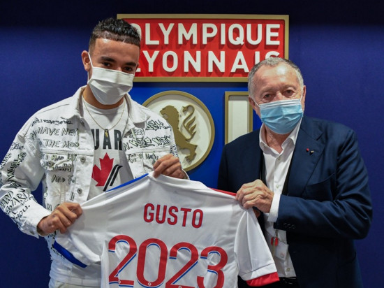 OL : Malo Gusto signe un contrat professionnel de trois ans