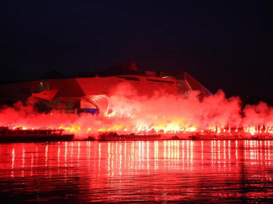Lyon : le ciel recouvert de rouge ce samedi soir pour fêter le centenaire du Club Africain de Tunis