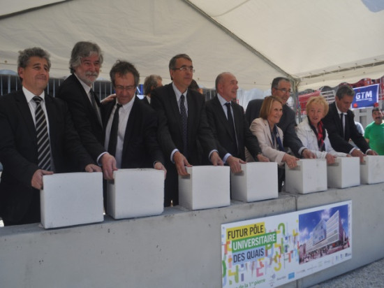 Futur Pôle Universitaire des quais : la première pierre a été posée