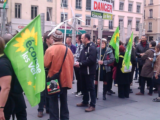 Les écolos veulent relancer le débat du nucléaire en France