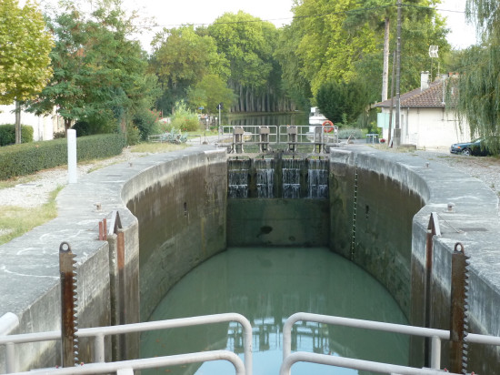 La Compagnie Nationale du Rhône ferme le Rhône à la navigation