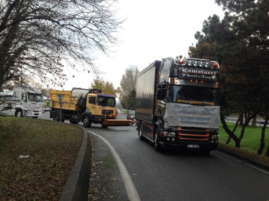 Grève des routiers : une opération escargot sur la Rocade Est (MàJ)