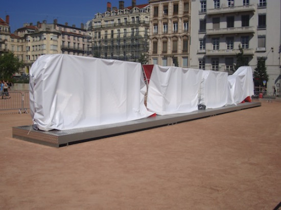 Le « nouvel objet urbain » de la place Bellecour (presque) découvert 