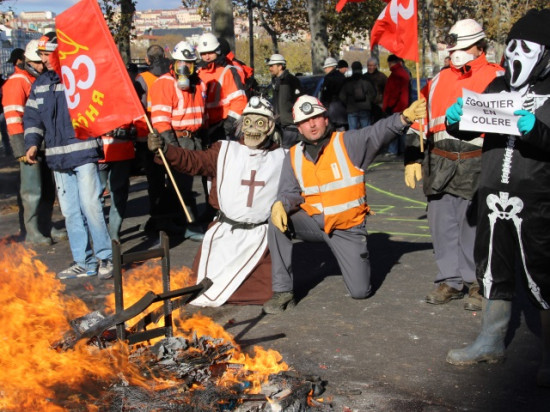 Lyon : 150 égoutiers manifestent contre la réforme des retraites Lyon : 150 égoutiers manifestent contre la réforme des retraites