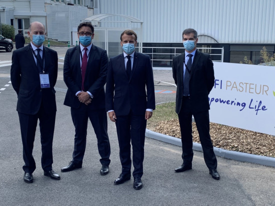 Emmanuel Macron à Sanofi : une nouvelle usine de production de vaccins annoncée dans le Rhône