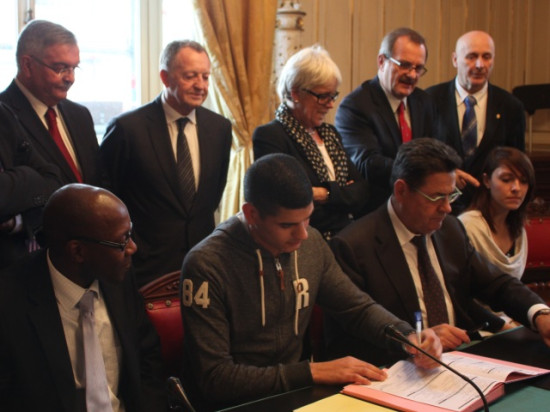 Les premiers emplois d’avenir signés dans le Rhône