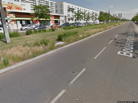 Un accident entre un tram et une voiture dans le quartier des Etats-Unis à Lyon