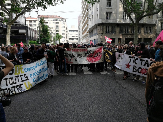 Lyon : 450 manifestants étudiants encadrés par le dispositif policier de l'Europa League Lyon : 450 manifestants étudiants encadrés par le dispositif policier de l'Europa League