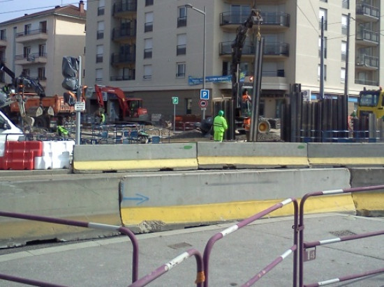 Tramway : les travaux du T2+ toujours pas stoppés Tramway : les travaux du T2+ toujours pas stoppés