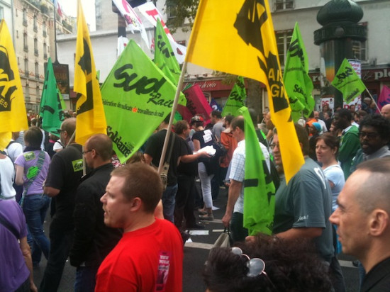 Des grévistes bloquent la Banque de France de Gerland mercredi matin