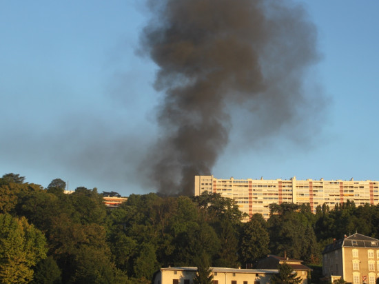 Une voiture explose à Sainte-Foy-Lès-Lyon
