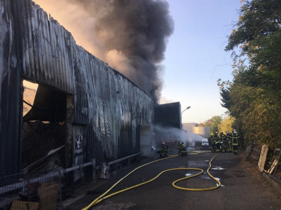 Près de Lyon : un atelier prend feu à Limas