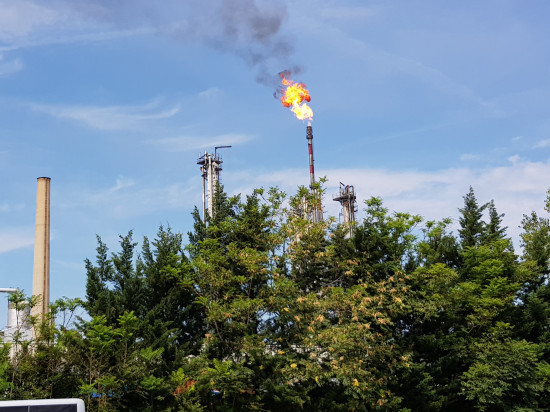 Torche intense à Feyzin à cause de l’orage