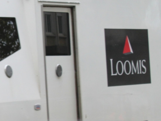 Des convoyeurs de fonds braqués près de Lyon