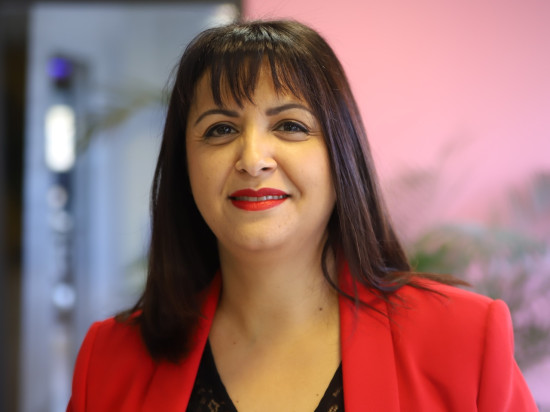 Fouziya Bouzerda : "Les premiers avec lesquels le MoDem va travailler, c’est la République en Marche" Fouziya Bouzerda : "Les premiers avec lesquels le MoDem va travailler, c’est la République en Marche"