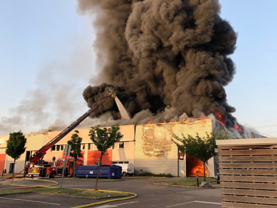 Important panache de fumée : l'incendie de Saint-Priest maîtrisé (MàJ)