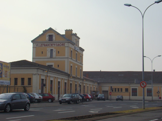 Villefranche : le chef de gare menacé à l’arme blanche