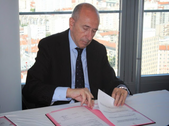 Cumul des mandats : Gérard Collomb s'explique sur son non-vote au Sénat