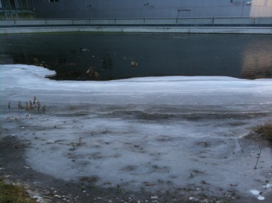 La prudence est de mise aux abords des eaux gelées