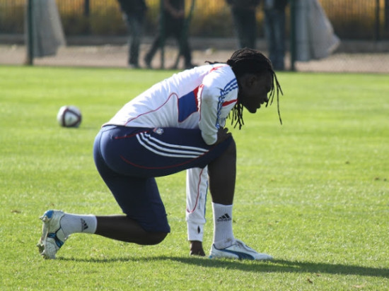 OL : Gomis privé de terrain pour éviter une blessure ? OL : Gomis privé de terrain pour éviter une blessure ?