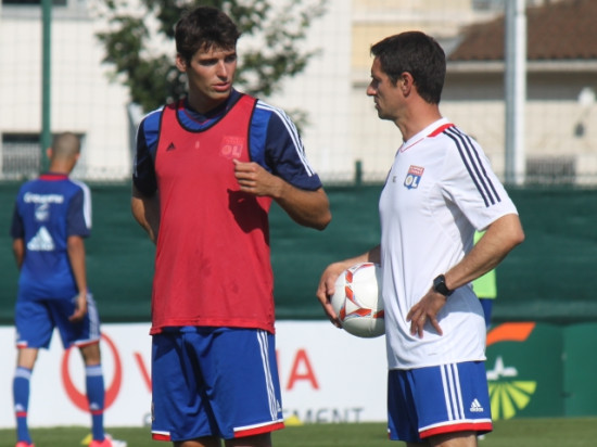 OL : Yoann Gourcuff restera à Lyon selon Bernard Lacombe OL : Yoann Gourcuff restera à Lyon selon Bernard Lacombe