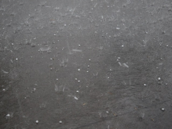 C'est l'été et il grêle sur Lyon ! C'est l'été et il grêle sur Lyon !