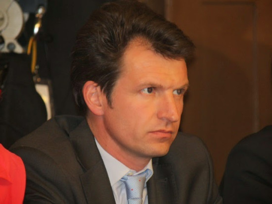 Stéphane Guilland (LR) critique Gérard Collomb pour son implication dans les affaires de la ville Stéphane Guilland (LR) critique Gérard Collomb pour son implication dans les affaires de la ville