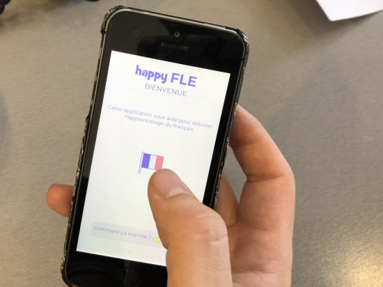 Lancement d’Happy FLE, une application pour apprendre le français aux réfugiés Lancement d’Happy FLE, une application pour apprendre le français aux réfugiés