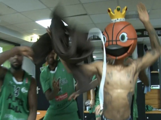 L'ASVEL transforme le Harlem Shake en pogo des vestiaires - VIDEO