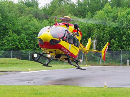 Un accident près de l'aéroport St Exupéry, un hélicoptère mobilisé Un accident près de l'aéroport St Exupéry, un hélicoptère mobilisé